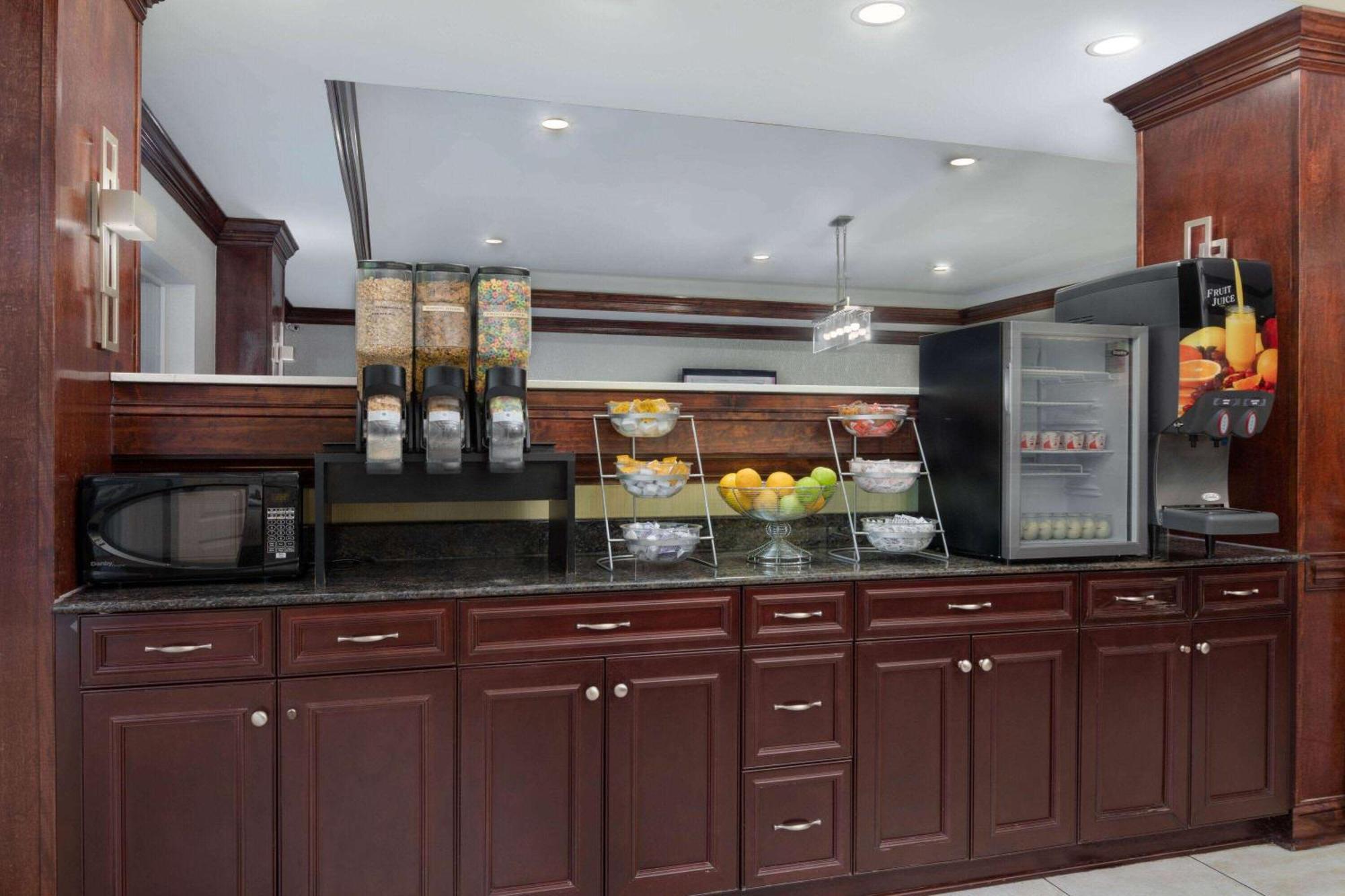 La Quinta By Wyndham Savannah Airport - Pooler Luaran gambar